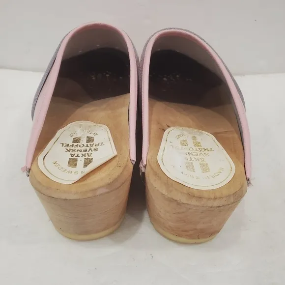 Akta Svensk Tratoffel Pink Butterfly Clogs