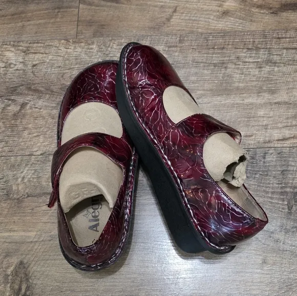 Alegria Clogs Burgundy Mary Jane Women Size 37(7)