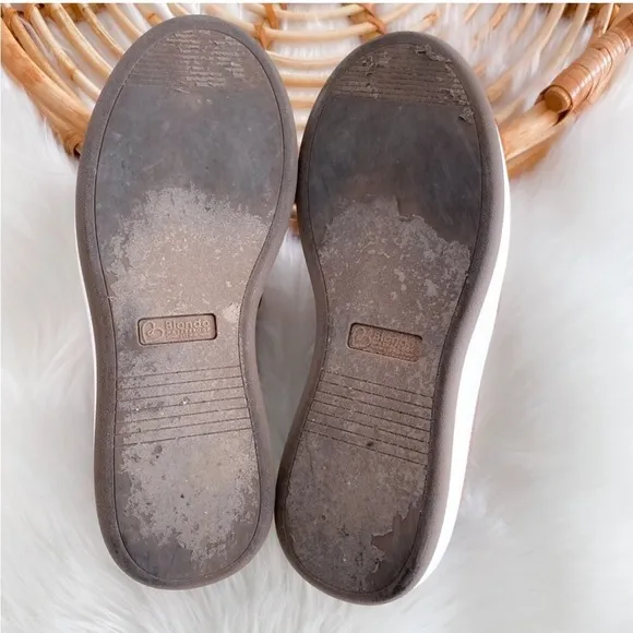 Blondo Dawson Waterproof Sneakers Taupe Tan Brown Lace Up Knit Stretch Platform