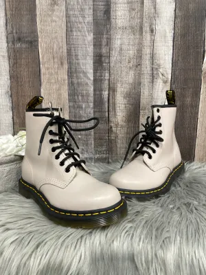 Boots Ankle Flats By Dr Martens In Taupe, Size: 5
