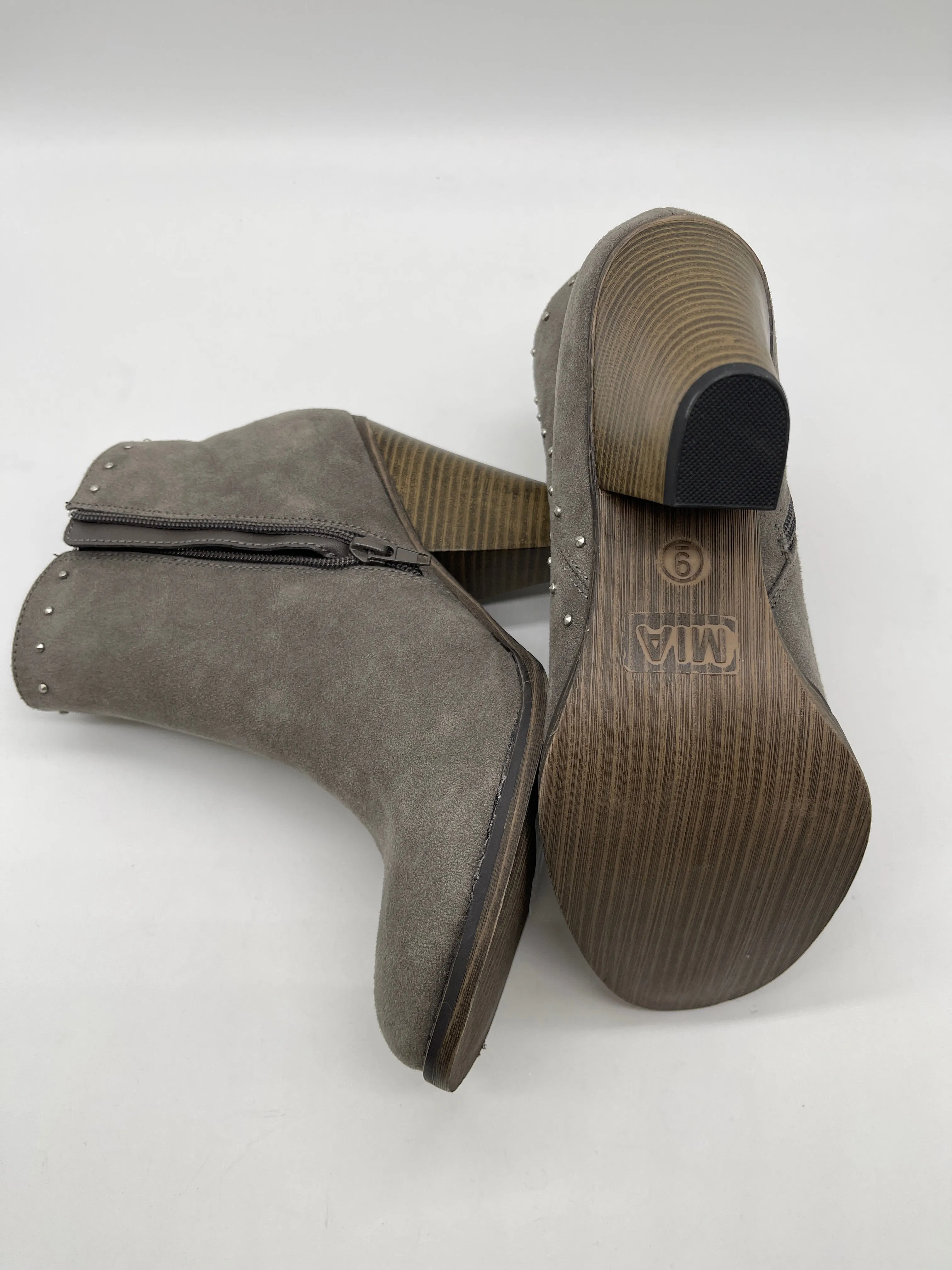 Boots Ankle Heels By Mia In Grey, Size: 9