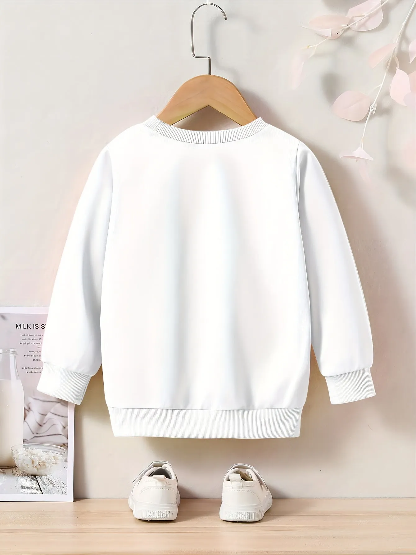 Boys Random Print Crew Neck Sweatshirt - Soft, Lightweight, Slightly Stretchy Polyester Fabric for Comfortable Fit - Hand Wash Only, Perfect for Fall and Winter Seasons!