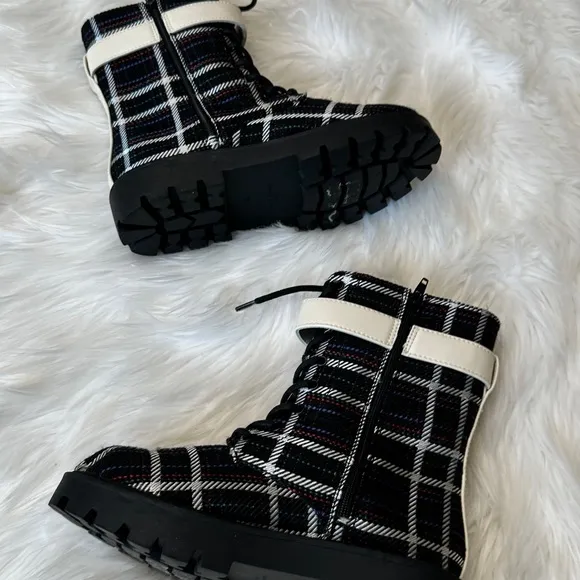 Charles &amp; Keith Gabine Check-Print Lace-Up Ankle Boots kids US 2 age 7.5