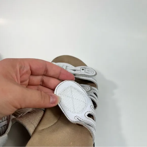 Clark's Collection White Adjustable 3 Strap Upper Slip On Comfort Sandals 11