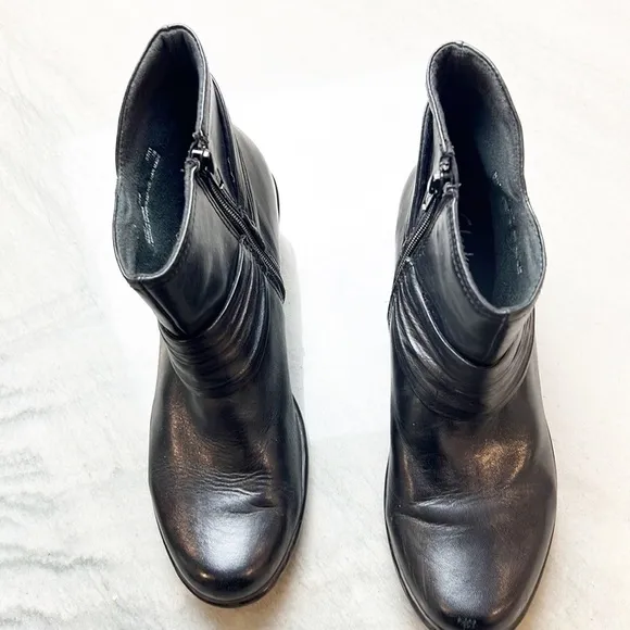 CLARKS Ingalls Mood Black Ankle Boots Booties 62746 size 8.5