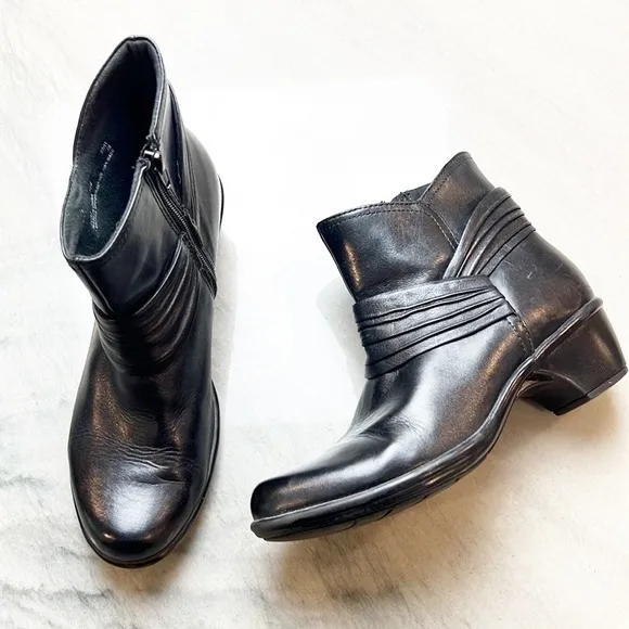 CLARKS Ingalls Mood Black Ankle Boots Booties 62746 size 8.5