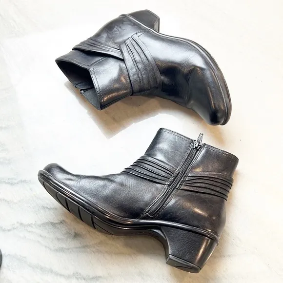CLARKS Ingalls Mood Black Ankle Boots Booties 62746 size 8.5