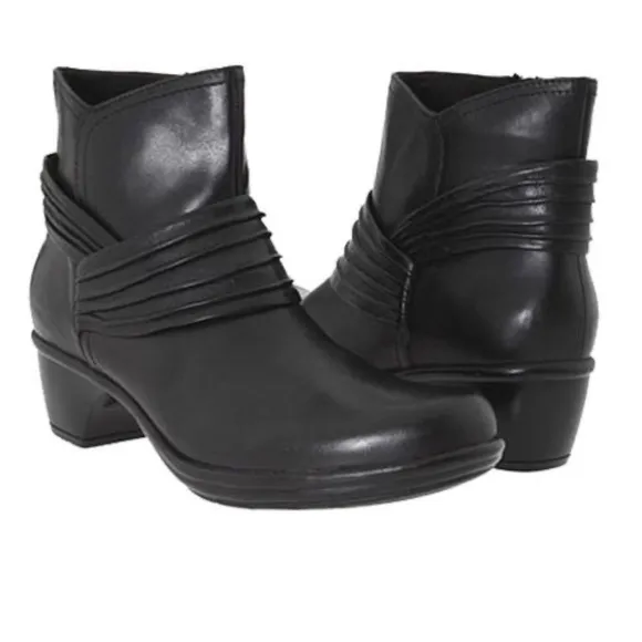 CLARKS Ingalls Mood Black Ankle Boots Booties 62746 size 8.5
