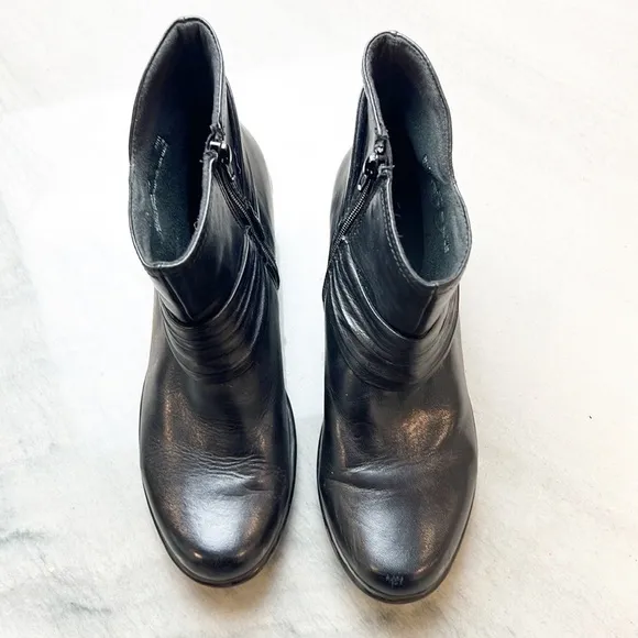 CLARKS Ingalls Mood Black Ankle Boots Booties 62746 size 8.5