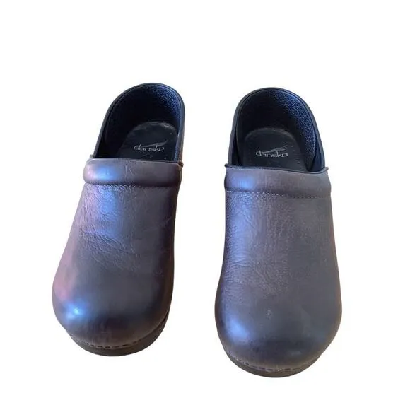 DANSKO BROWN TEXTURED LEATHER NURSING CLOGS EU42 US 11.5
