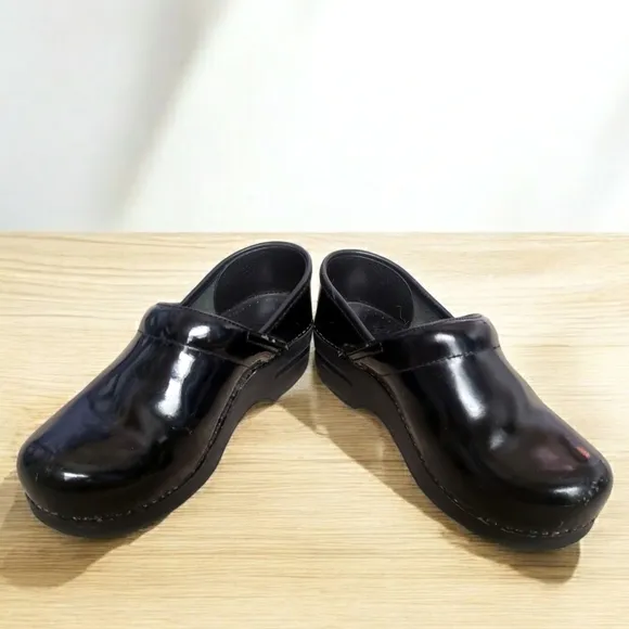 Dansko Clogs Black Womens 37/6.5-7 Professional Nursing Medical Contour Footbed