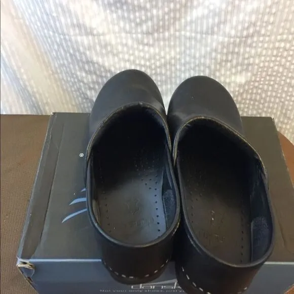Dansko flat black Clogs size 38