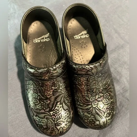 DANSKO PROFESSIONAL HENNA FLORAL PATENTCLOGS IRIDESCENT SIZE 36 US Size 5.5-6