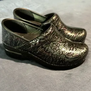 DANSKO PROFESSIONAL HENNA FLORAL PATENTCLOGS IRIDESCENT SIZE 36 US Size 5.5-6