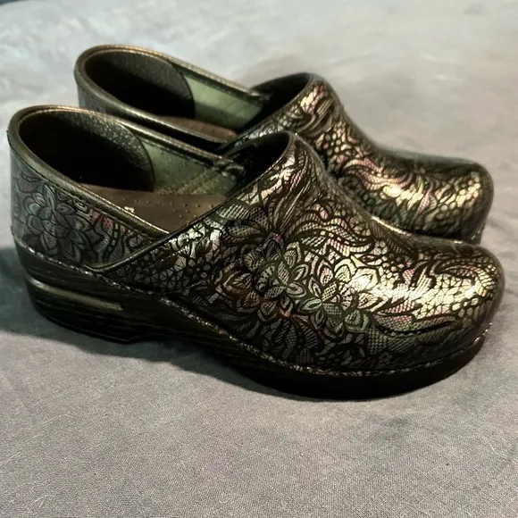 DANSKO PROFESSIONAL HENNA FLORAL PATENTCLOGS IRIDESCENT SIZE 36 US Size 5.5-6
