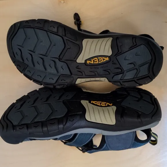 EUC Men's 12 Keen Sandals Newport Closed Toe Waterproof Outdoor Hiking Shoes