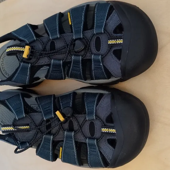 EUC Men's 12 Keen Sandals Newport Closed Toe Waterproof Outdoor Hiking Shoes