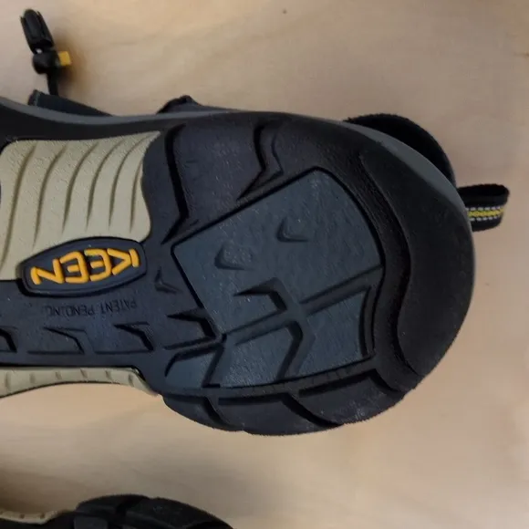 EUC Men's 12 Keen Sandals Newport Closed Toe Waterproof Outdoor Hiking Shoes