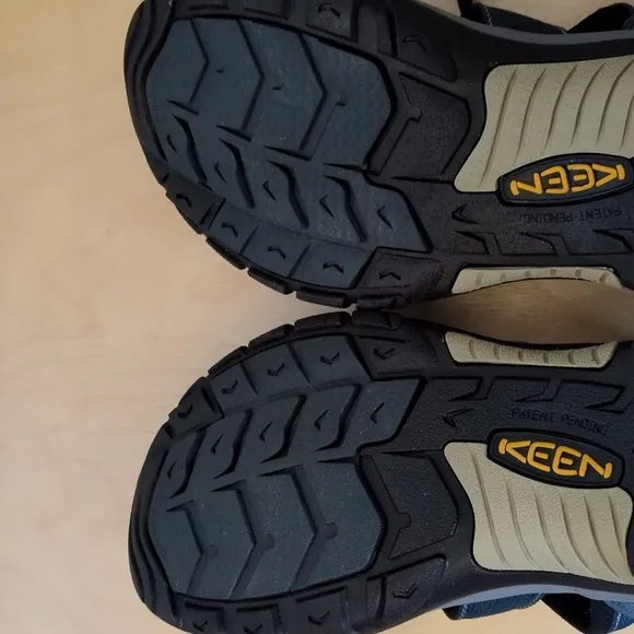 EUC Men's 12 Keen Sandals Newport Closed Toe Waterproof Outdoor Hiking Shoes