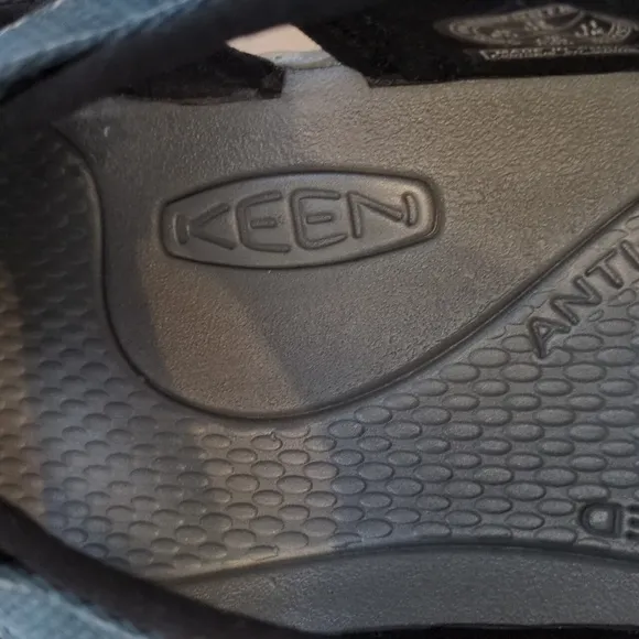 EUC Men's 12 Keen Sandals Newport Closed Toe Waterproof Outdoor Hiking Shoes