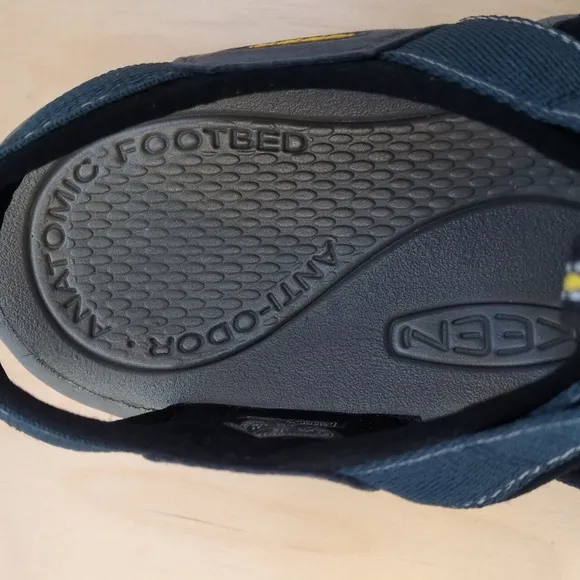 EUC Men's 12 Keen Sandals Newport Closed Toe Waterproof Outdoor Hiking Shoes