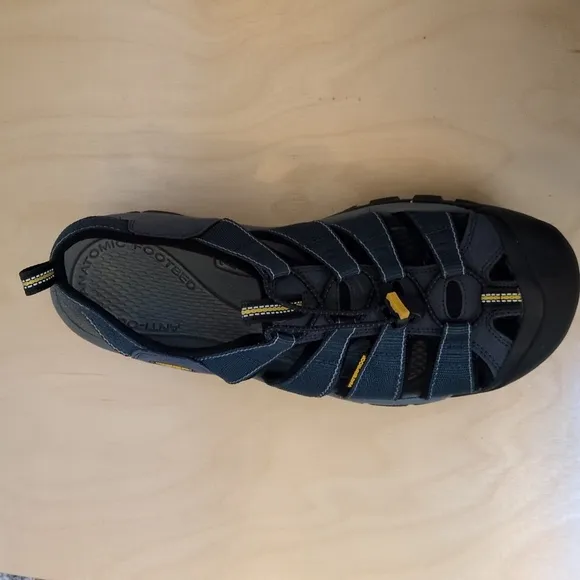 EUC Men's 12 Keen Sandals Newport Closed Toe Waterproof Outdoor Hiking Shoes