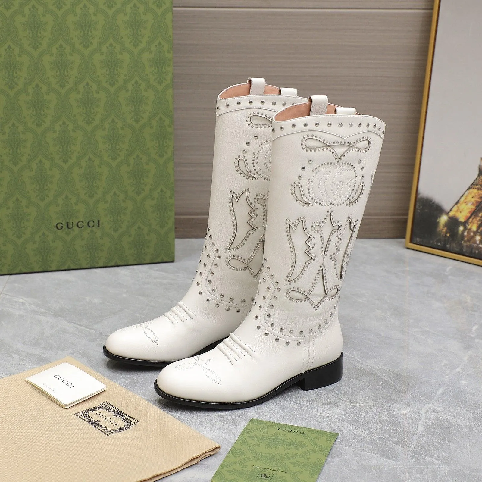 GG WOMEN'S BOOT WITH DOUBLE G AND STUDS WHITE