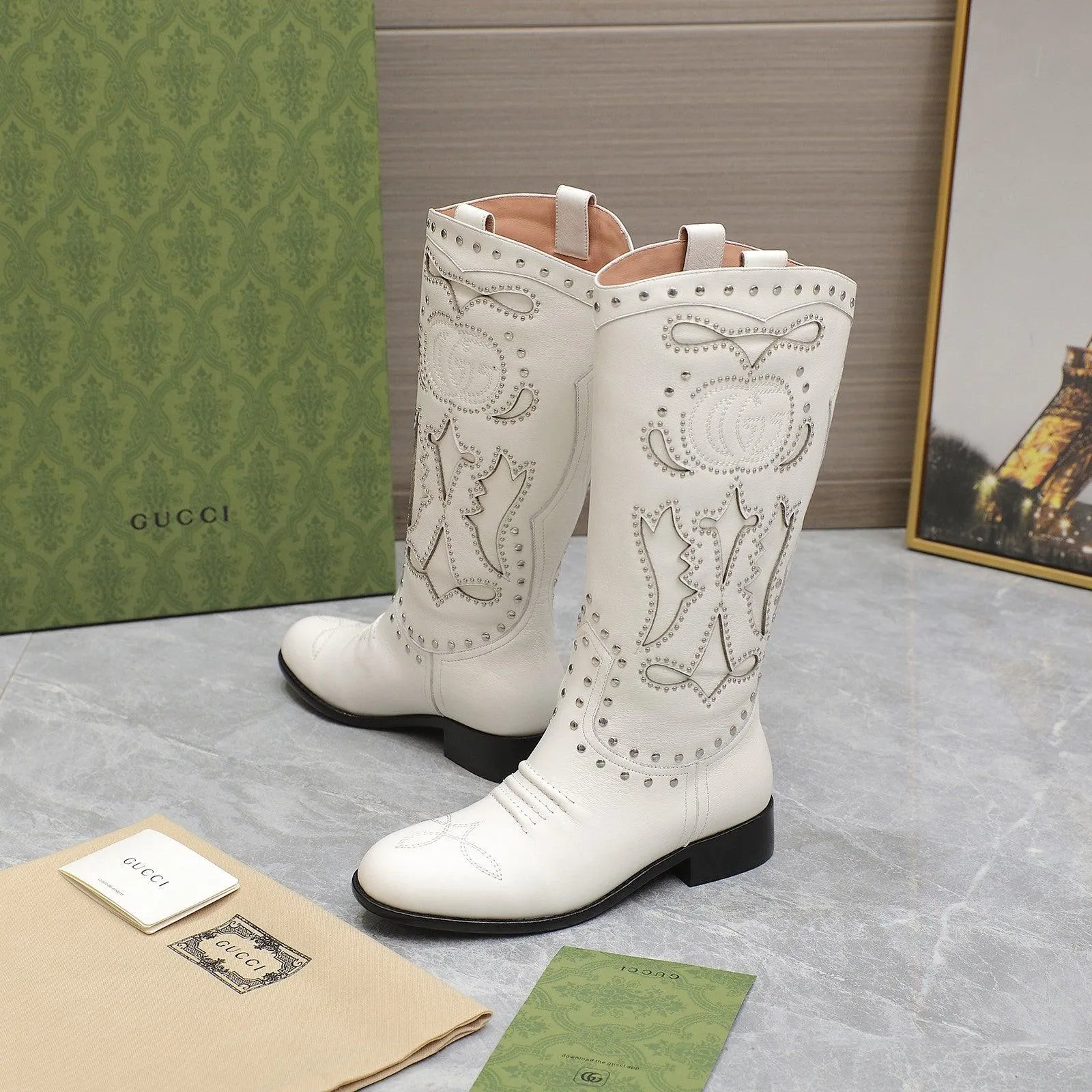 GG WOMEN'S BOOT WITH DOUBLE G AND STUDS WHITE