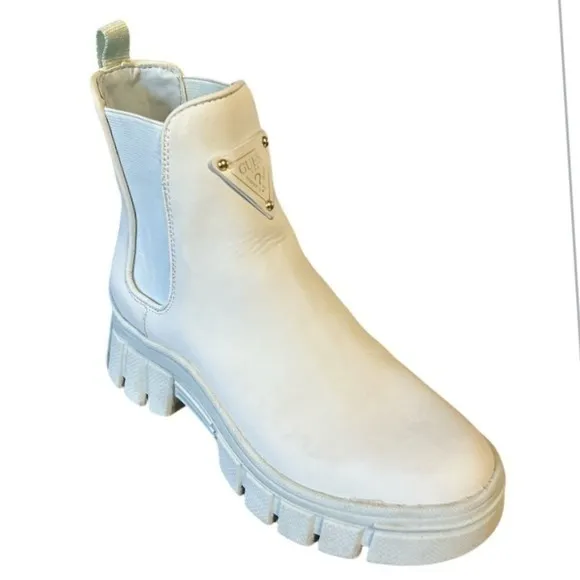 Guess Chelsea Boots Platform Lug Sole Ankle Booties Light Blue Size 5M