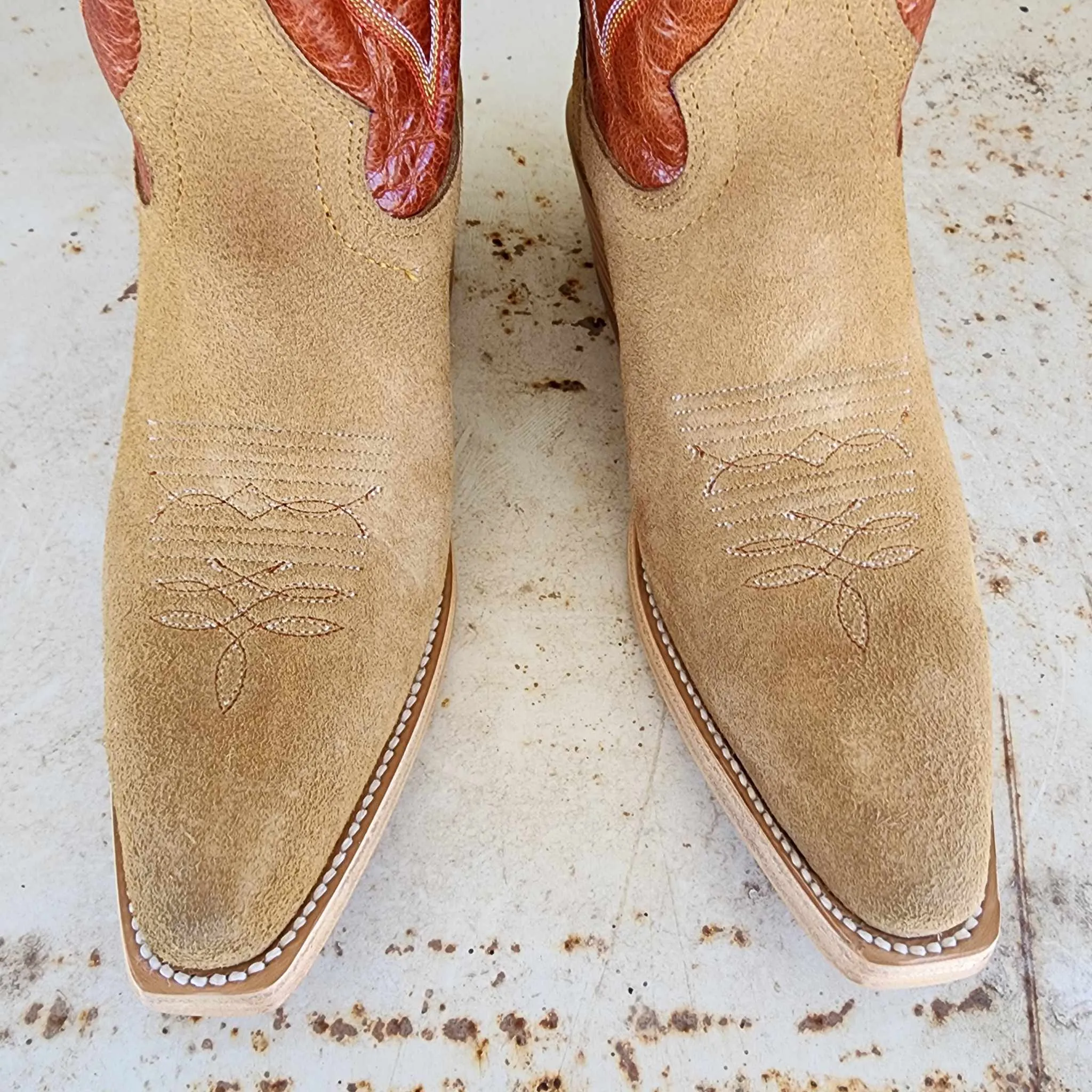 Hondo Picosa Creek Exclusive Maple Crazy House Roughout w/Mango Volcano - The  Langtry Boot