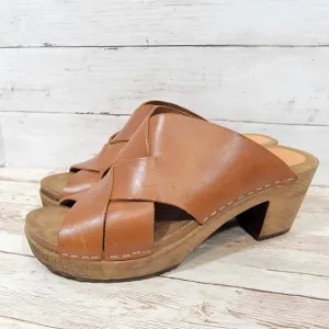 Kitty Clogs Sweden Aventyr mid heel clog mules