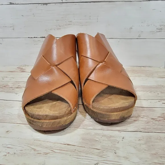 Kitty Clogs Sweden Aventyr mid heel clog mules