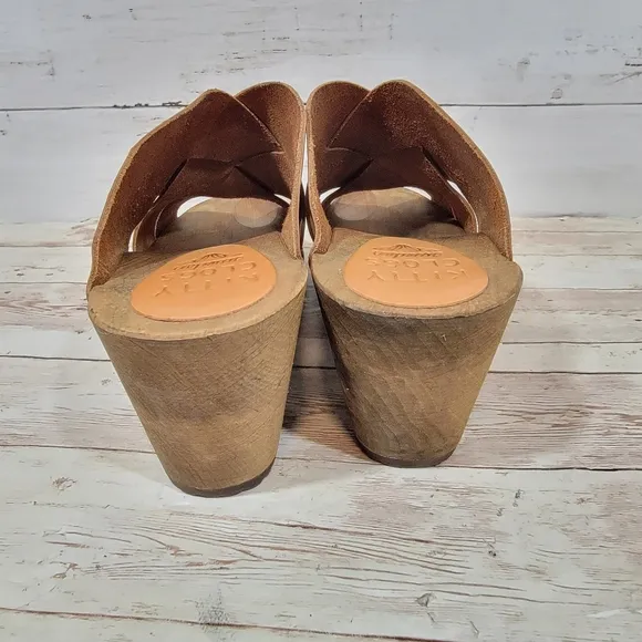 Kitty Clogs Sweden Aventyr mid heel clog mules