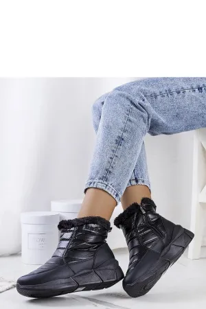 Lago's black snow boots