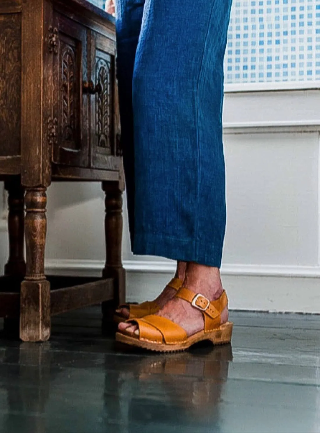 Low Dansare Clog in Ochre