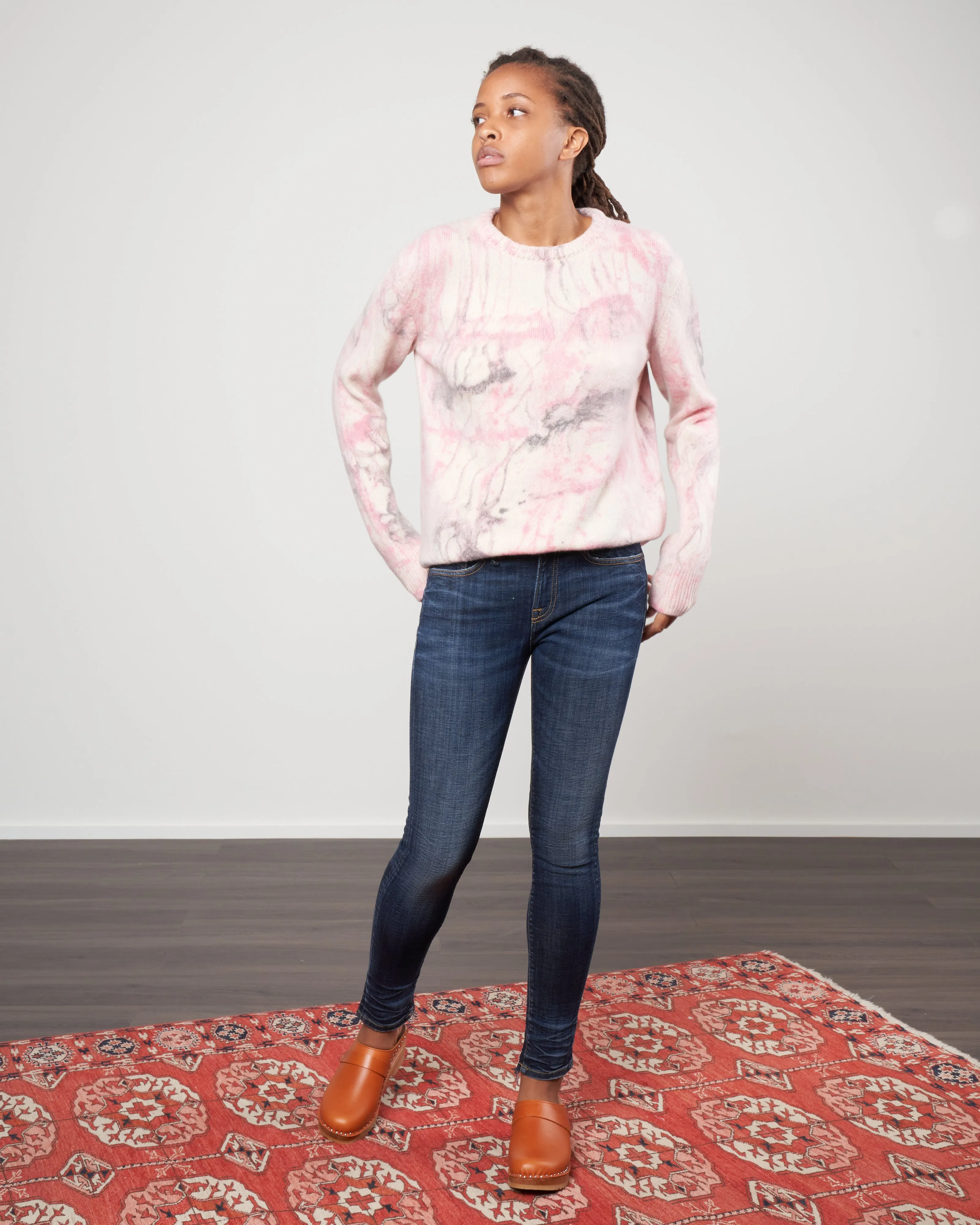 marble dye crew sweater - pink/grey