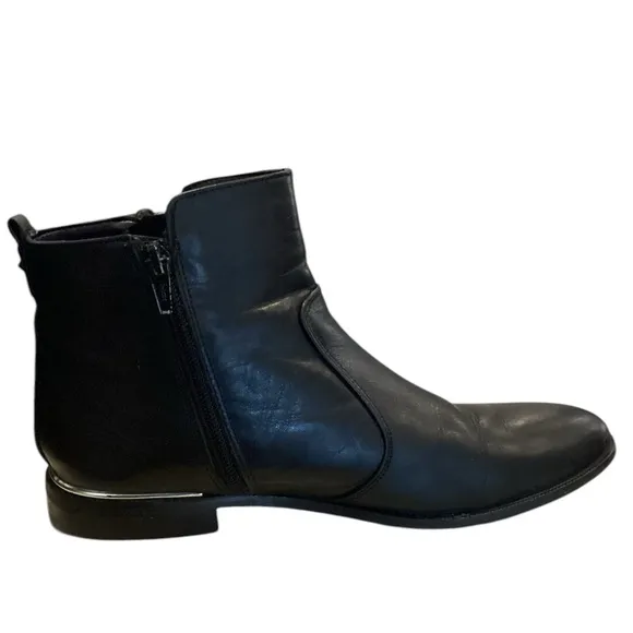 Marc Fisher womens Black Leather Ankle Boots with Zipper Casual Style Size 8.5