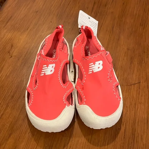 New Balance Kids Cruiser Sandals Water Shoes new Toddlers Size 10 Girls