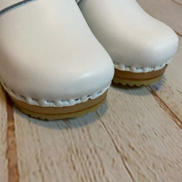 New in Box Sven White Leather and Natural Wood Swedish Clogs Size 27