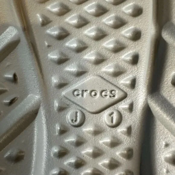 New‎ NWT Childrens Kids Crocs Off Grid Gray Comfort Clogs Sandals Shoes Size 1 Y
