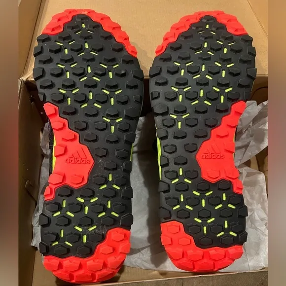 NIB- ADIDAS VIGOR BOUNCE J MENS SZ- 7