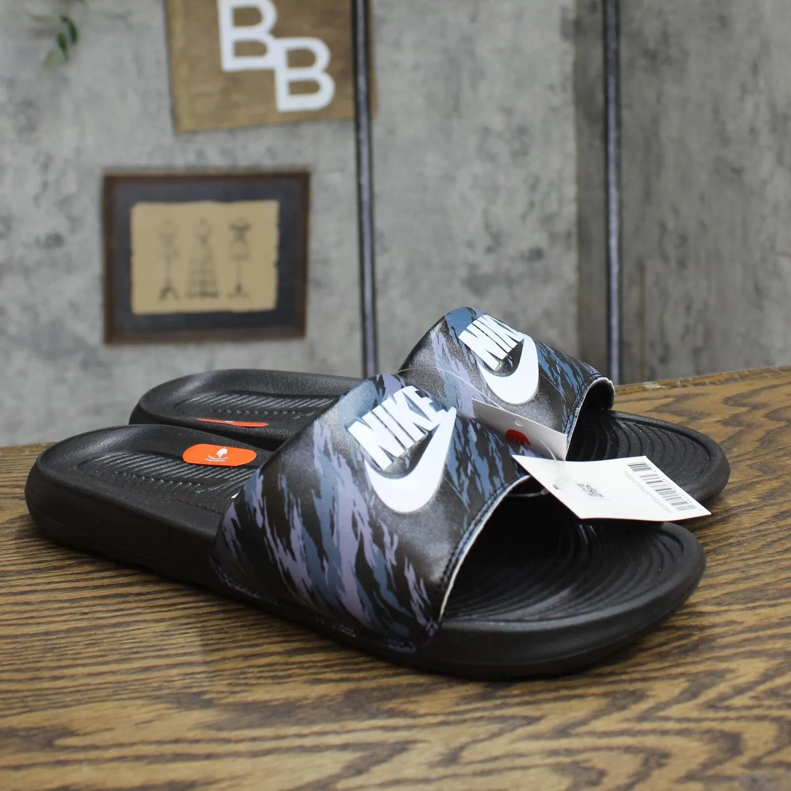 Nike Victori One Mens Printed Slide Sandals Pure Black Platinum Off Noir 11