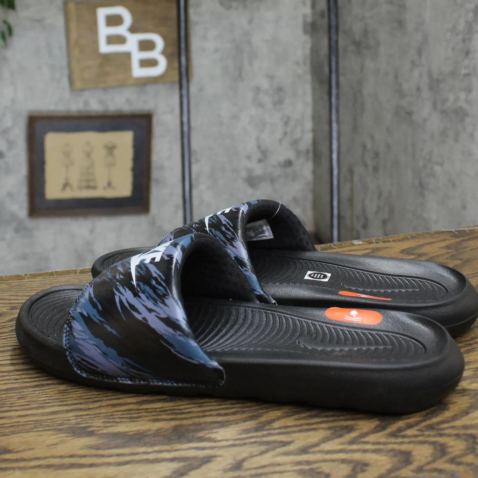 Nike Victori One Mens Printed Slide Sandals Pure Black Platinum Off Noir 11