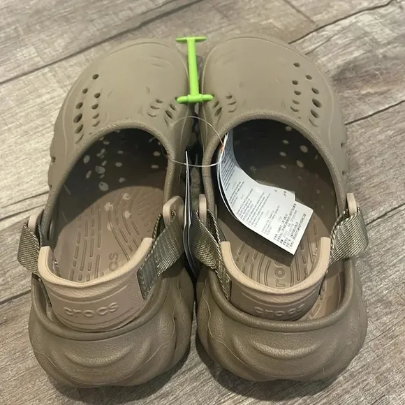 NWOB!! Crocs - Echo Clogs - Tan - Juniors Size 3