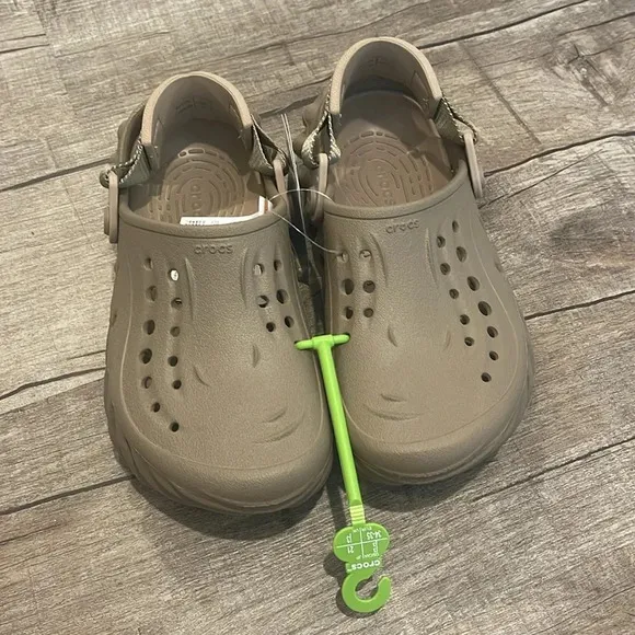 NWOB!! Crocs - Echo Clogs - Tan - Juniors Size 3