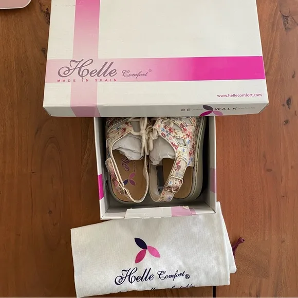 NWT Helle Comfort Womens Jarla Beige Flower Floral Lace Up Buckle Sandals Size 7