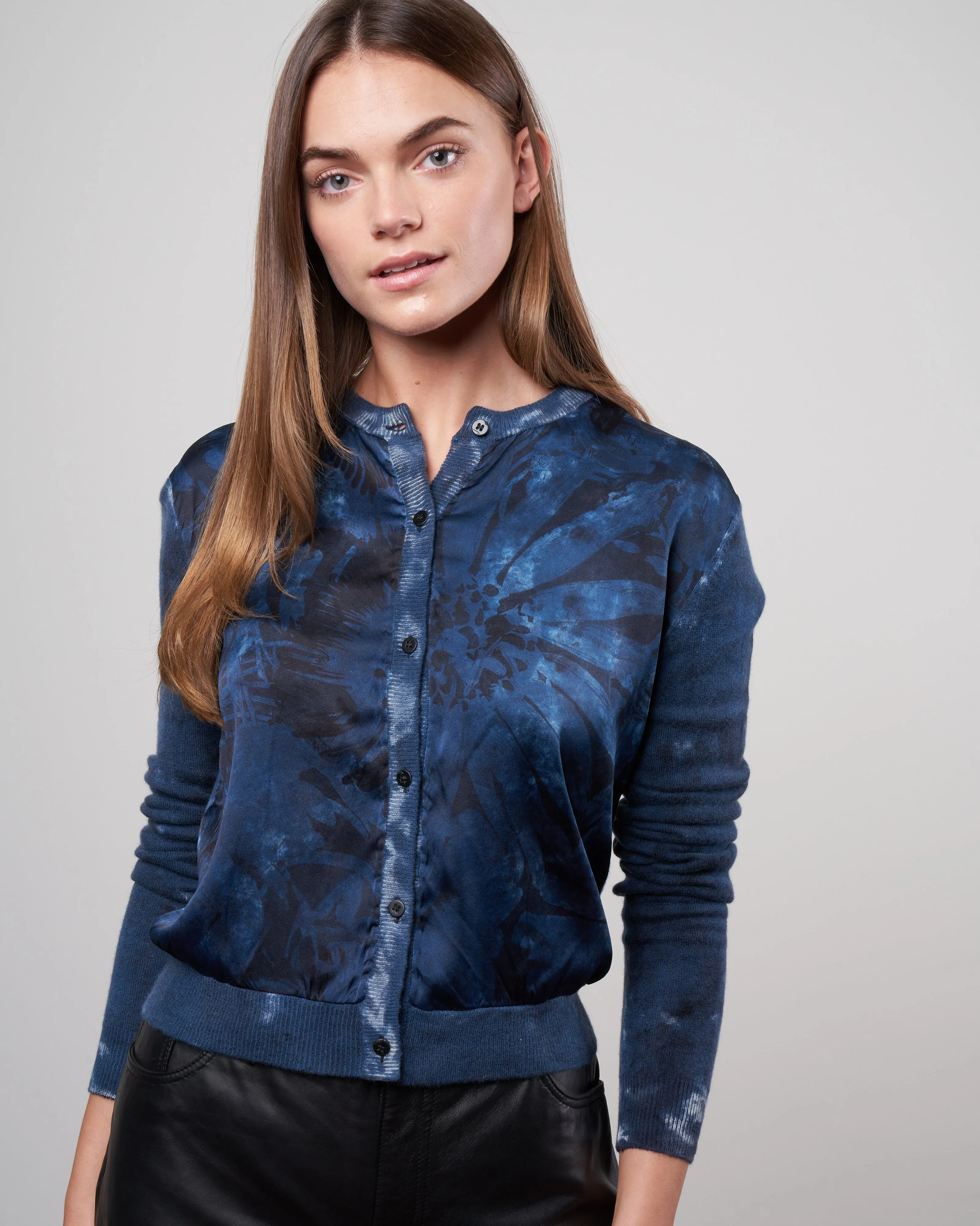 round neck cardigan with sunflowers silk in front and new camouflage effect in the back - deep v00953