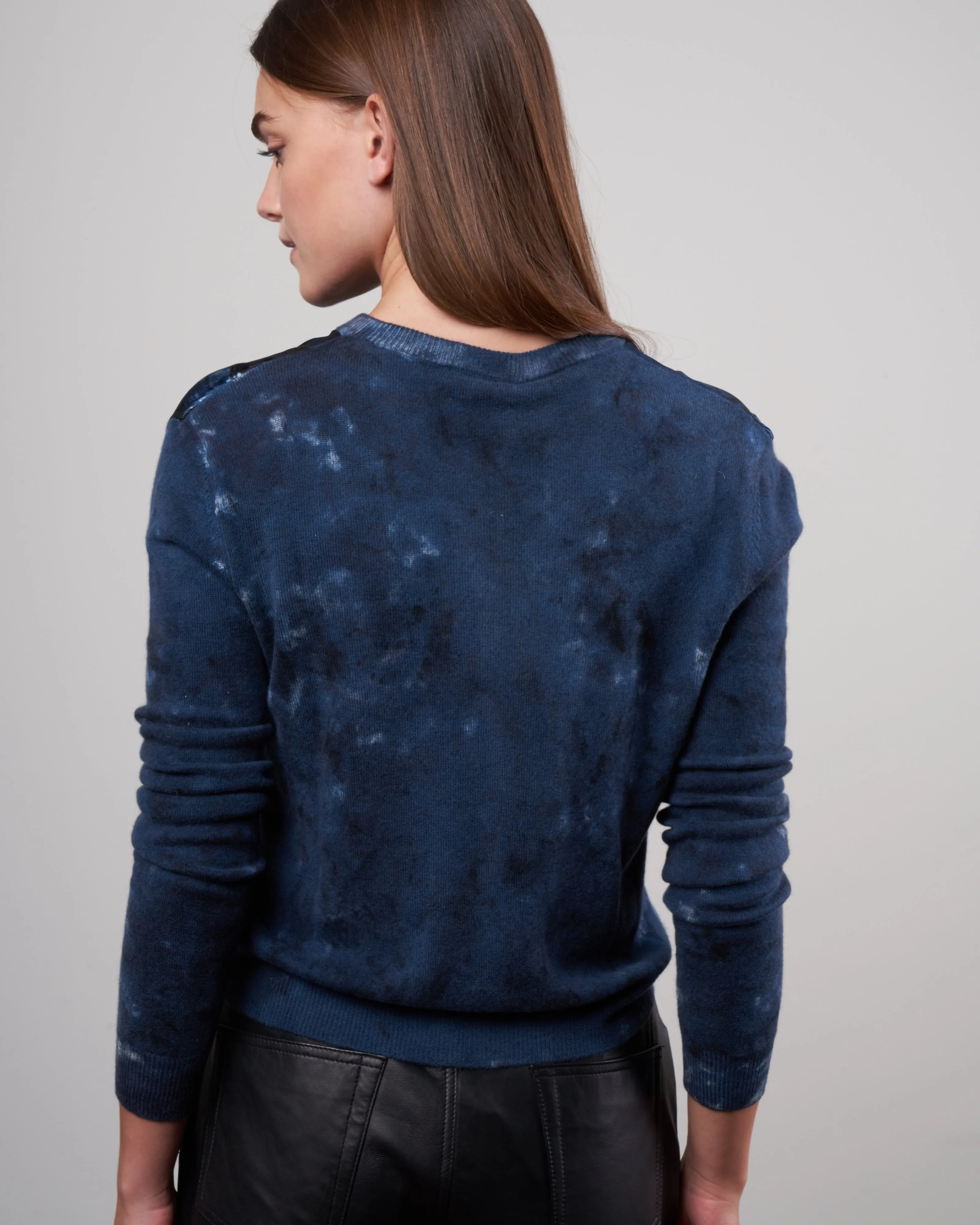 round neck cardigan with sunflowers silk in front and new camouflage effect in the back - deep v00953