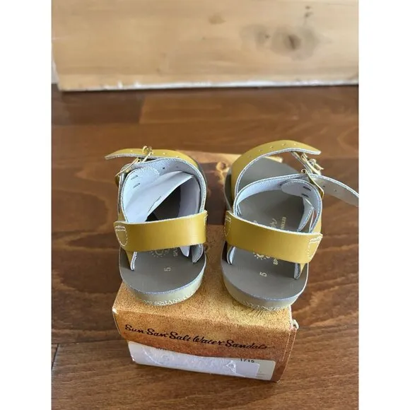 Salt Water Sandals Baby/Toddler Girl Size 5 Hoy Shoe Surfer Patent Mustard NEW