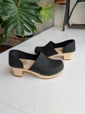 Sandgrens Brett Clog in Black Nubuck